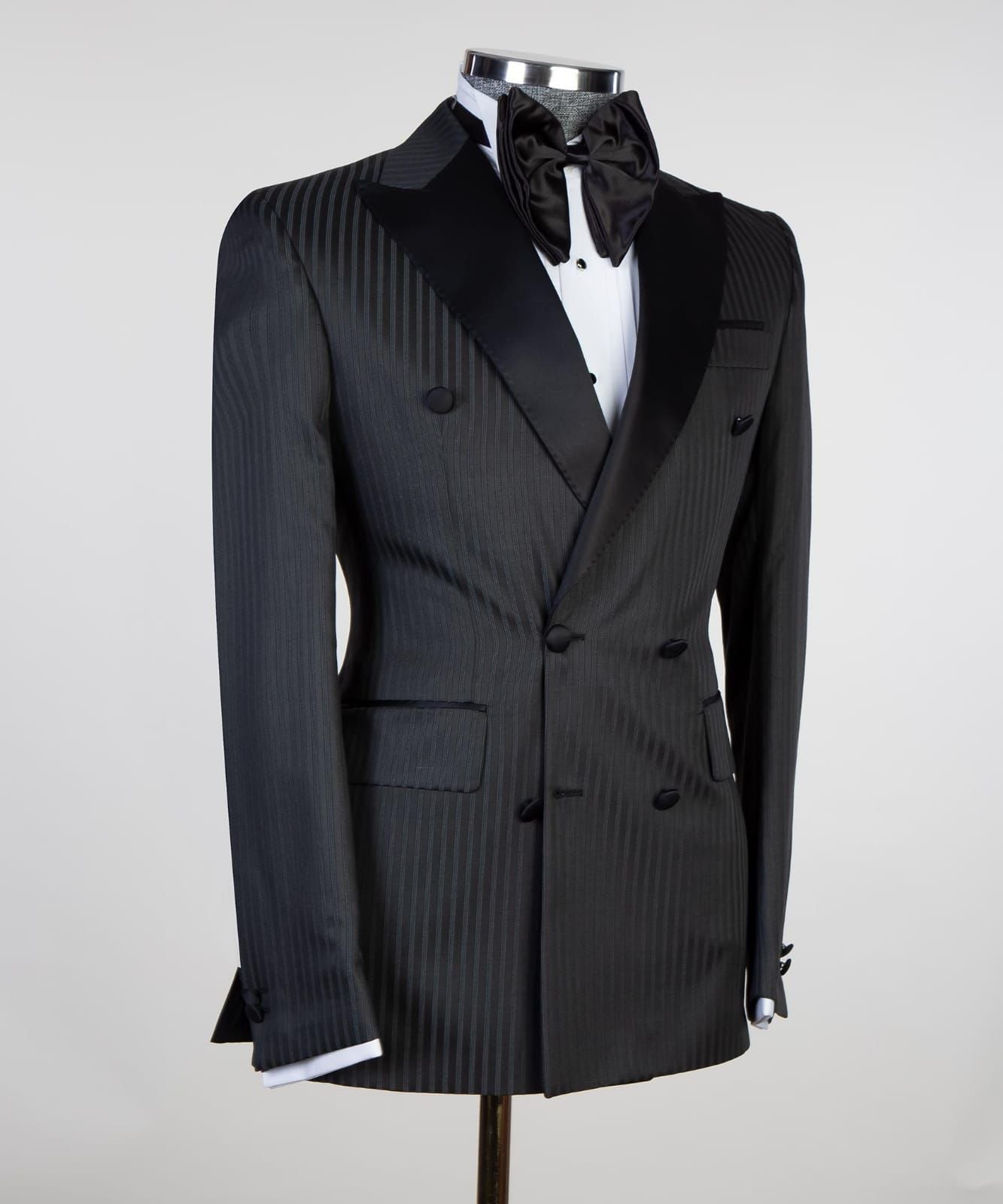Black Stripe Double Breasted Peaked Lapel Prom Men Suit 2