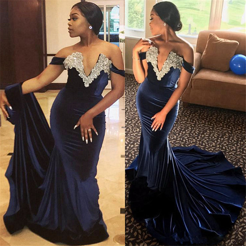 Mermaid Off-the-shoulder Sleeveless Court Train Formal Dress With Appliques 2