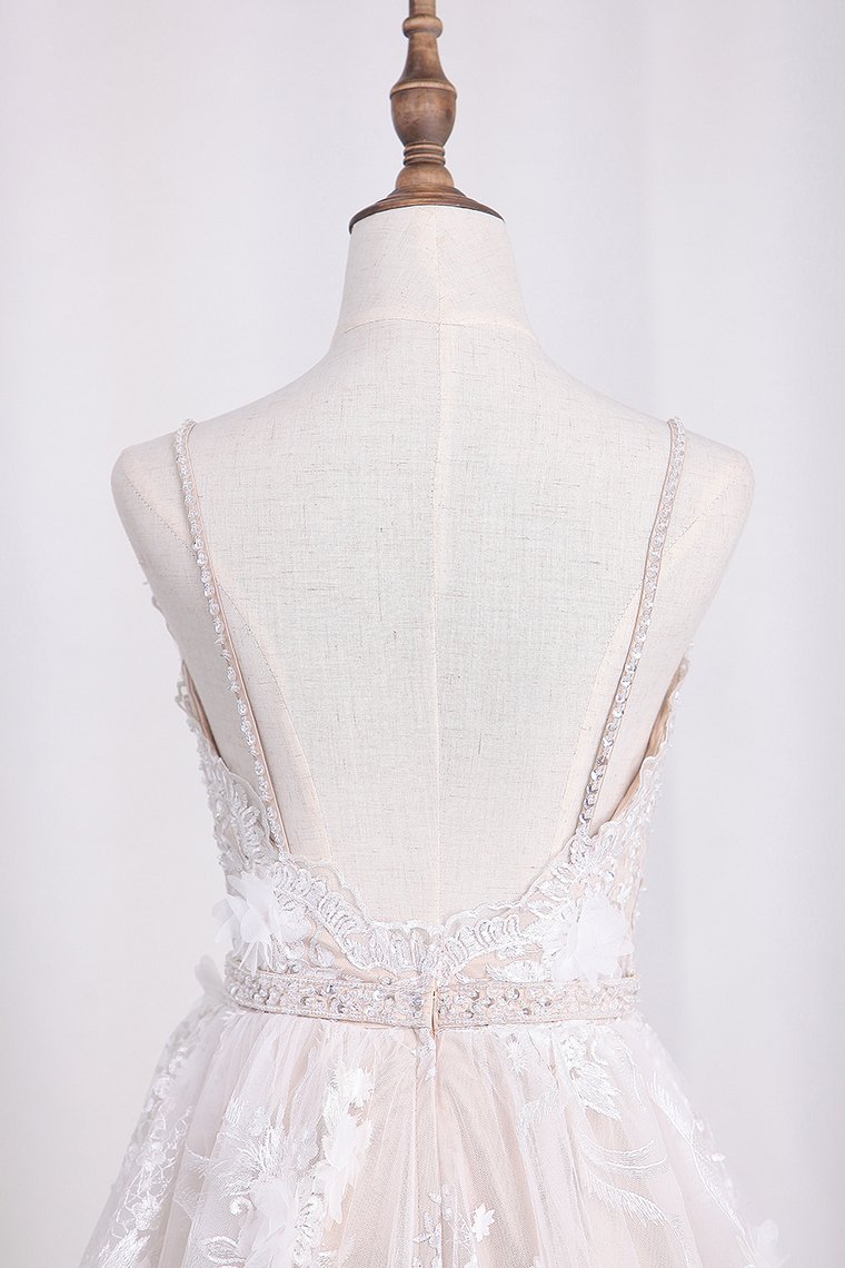 A-line Spaghetti Straps V-neck Sleeveless Floor-length Tulle Wedding Gown With Lace 4