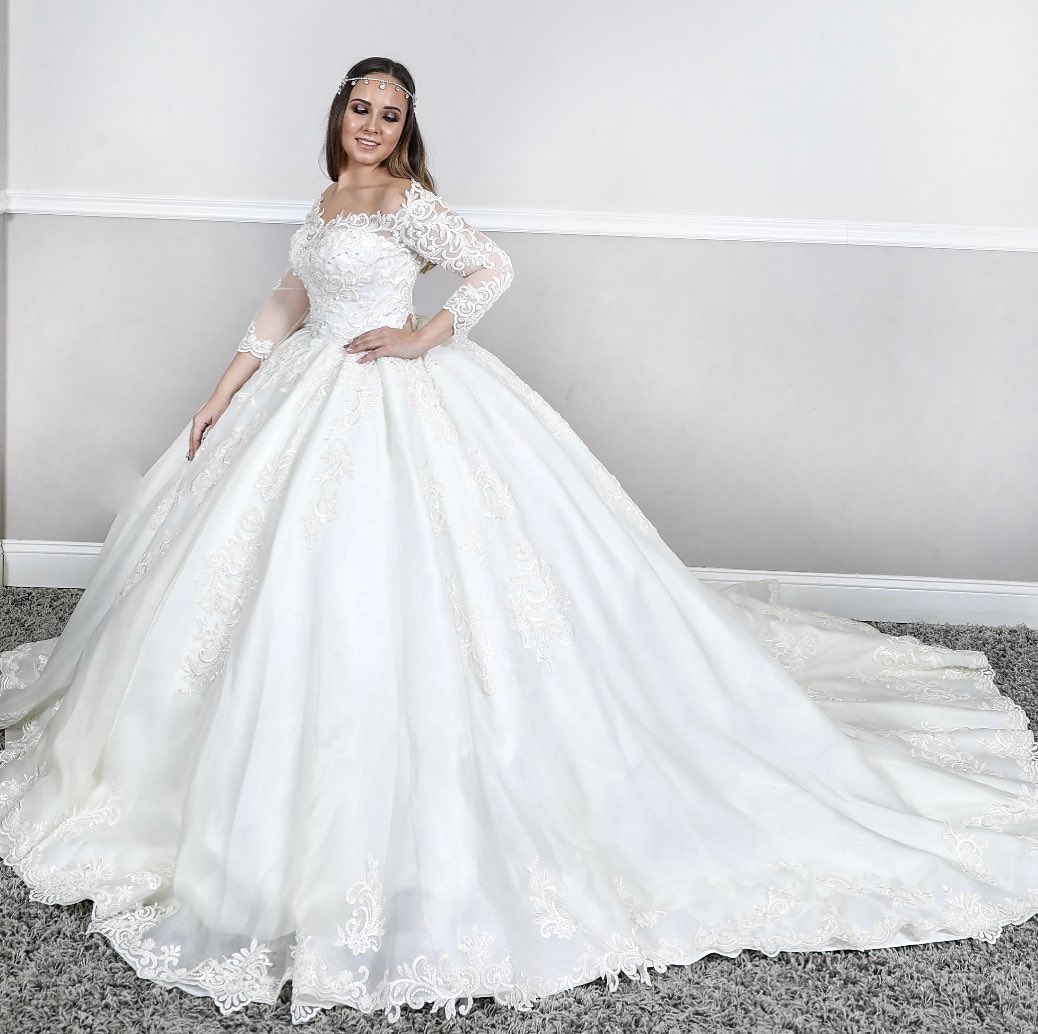 Ball Gown Sweetheart Neck Long Sleeves Cathedral Train Lace Wedding Gown With Lace 2
