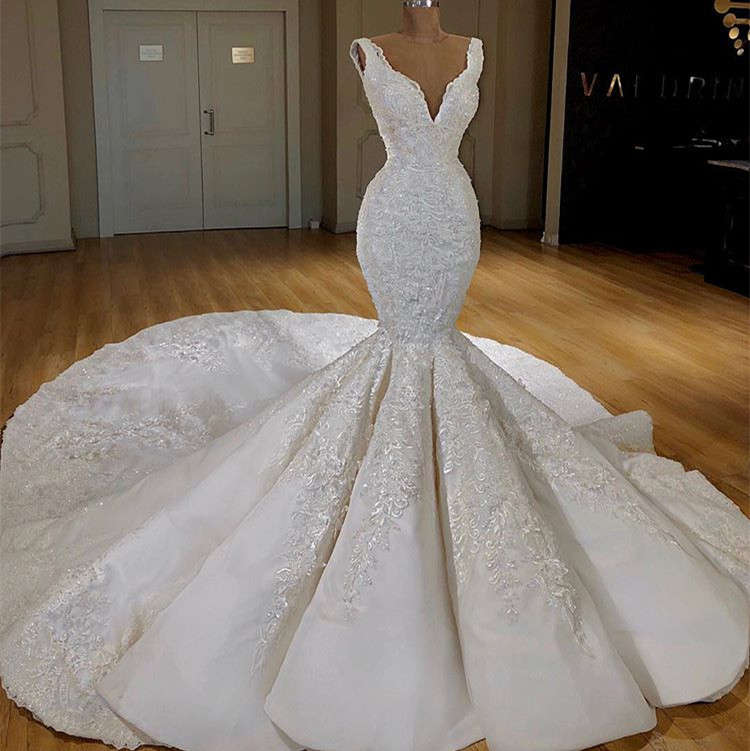 Mermaid V-neck Sleeveless Floor-length Bridal Gown With Lace 2