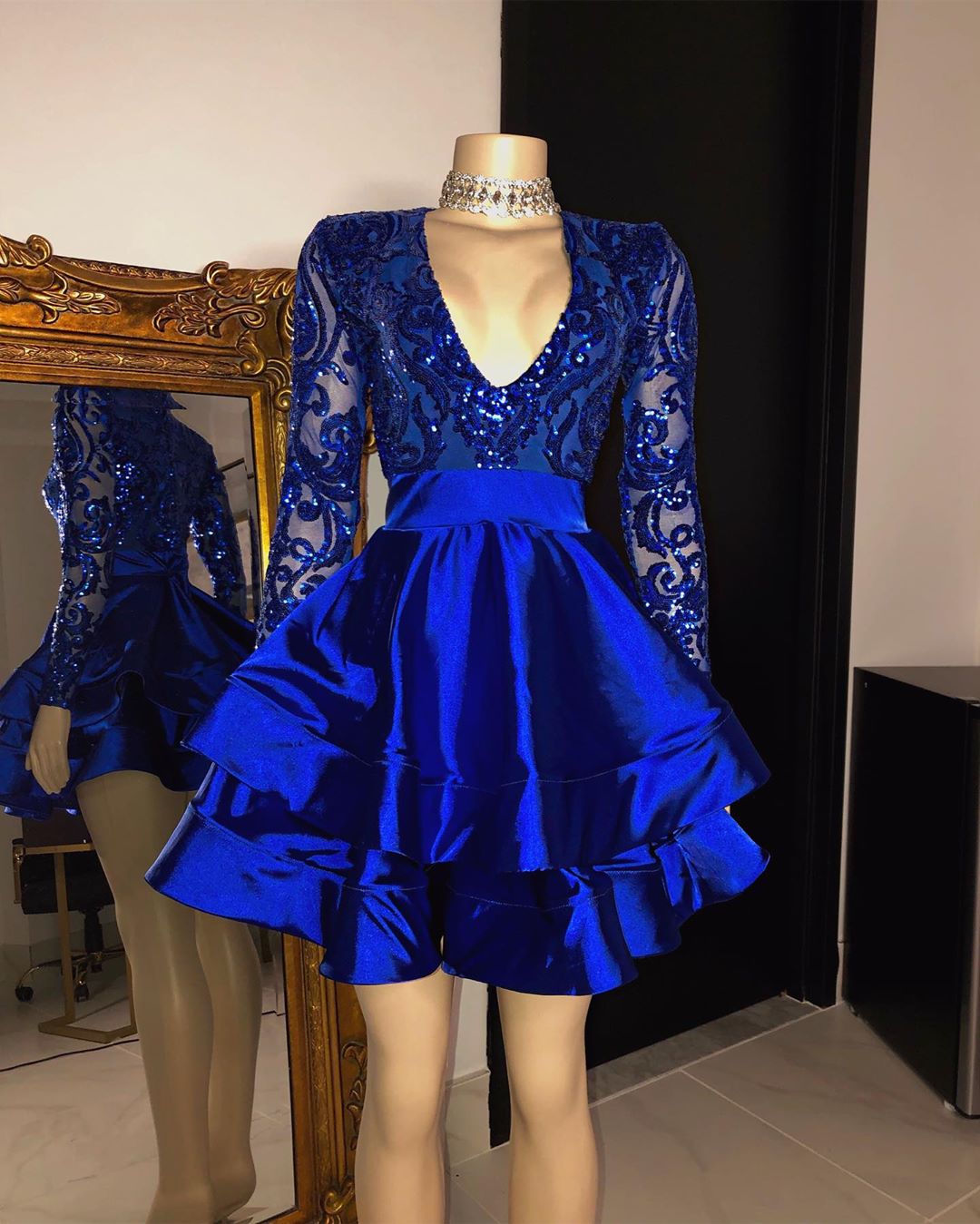 V-neck Long Sleeves Mini Satin Cocktail Party Dress With Sequins 2