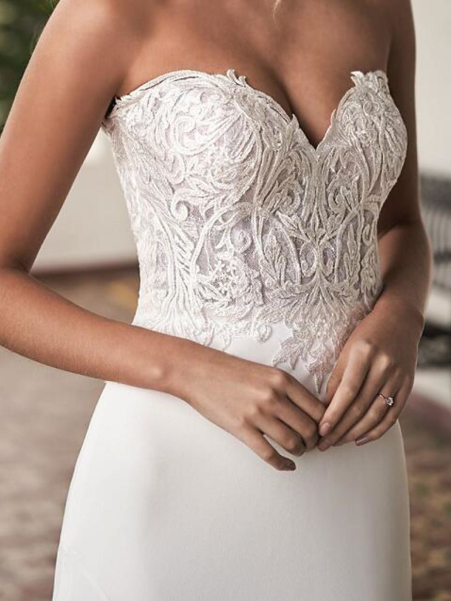 Mermaid Strapless Sleeveless Sweep / Brush Train Tulle Wedding Dress With Buttons 3