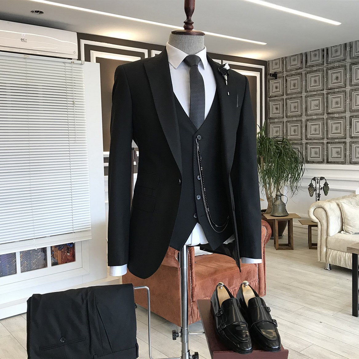 Black Peaked Lapel Slim Fit Business Suit 2