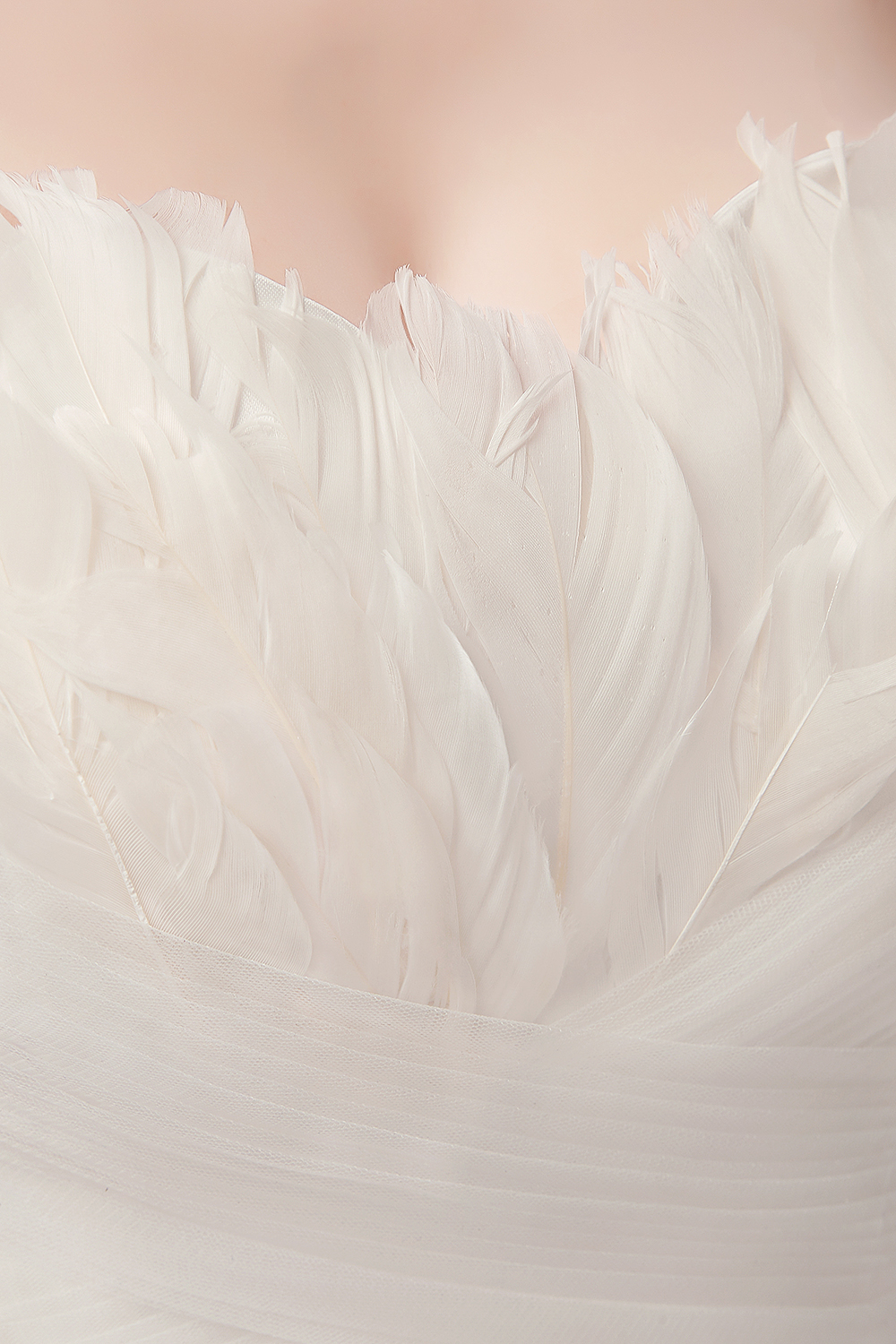 A-line Strapless Sweetheart Neck Sleeveless Chapel Train Tulle Wedding Gown With Feathers 6