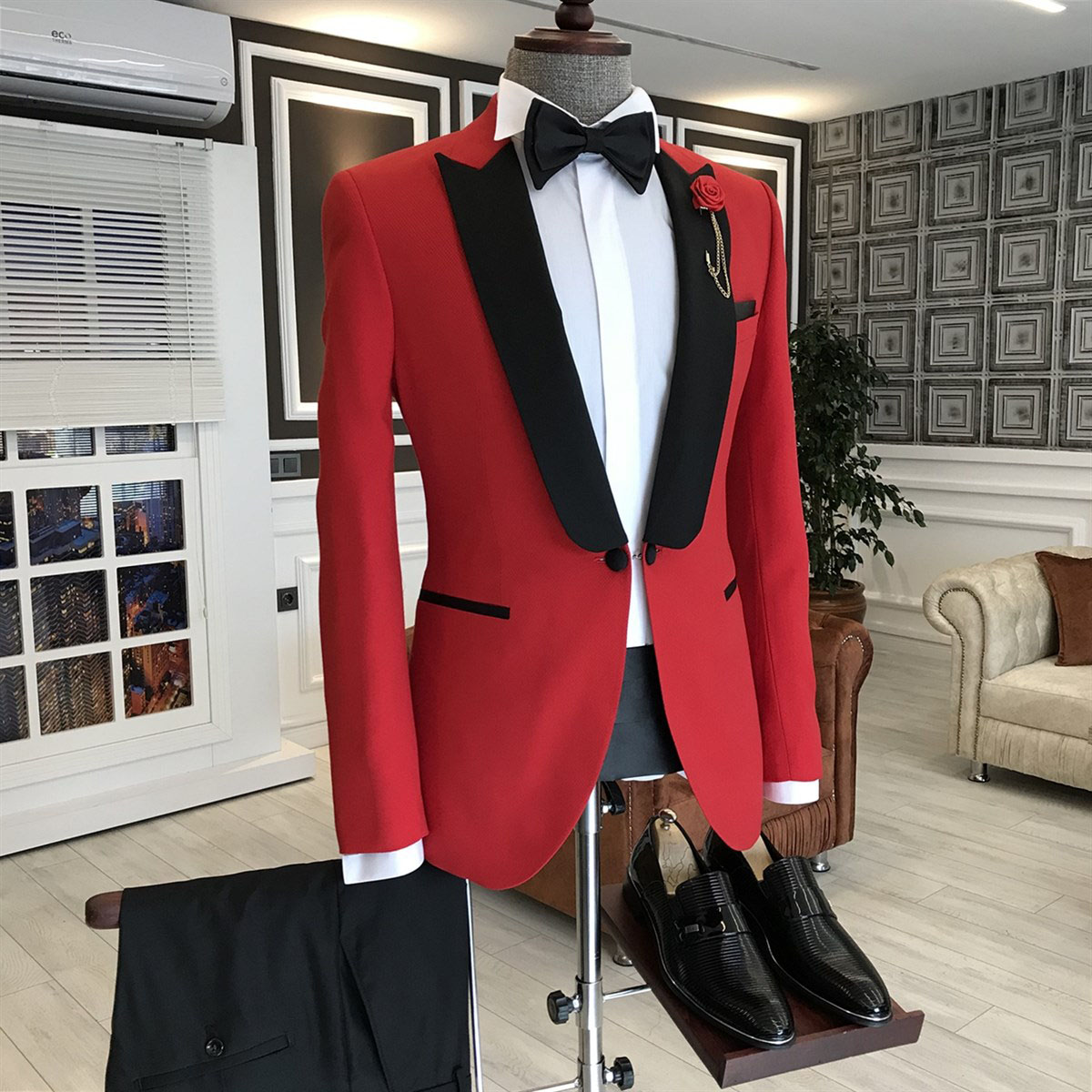 Red One Button Formal Suit with Black Peaked Lapel 2
