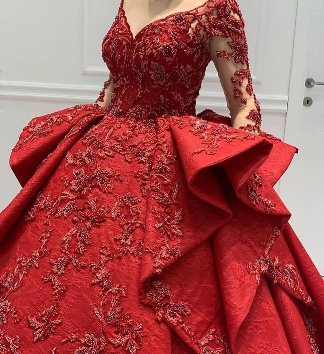 Ball Gown V-neck Long Sleeves Sweep / Brush Train Satin Evening Dress With Beading 4