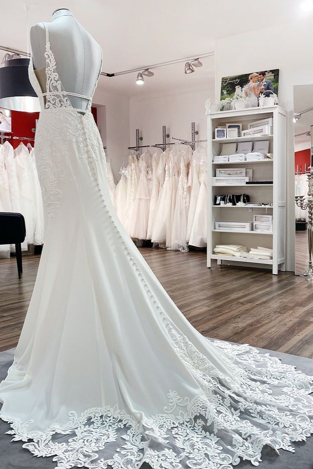 Deep V-neck Mermaid Crepe Wedding Dress with Delicate Lace Appliques 3