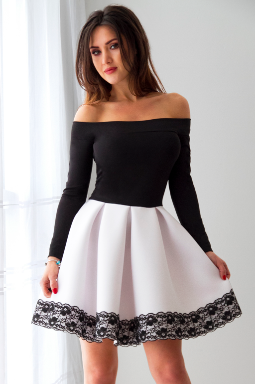 A-line Off-the-shoulder Bateau Neck Mini Homecoming Dress With Appliques 1