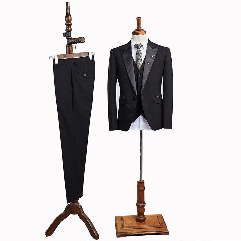 All Black 3 Pieces Peaked Lapel Business Suit 2