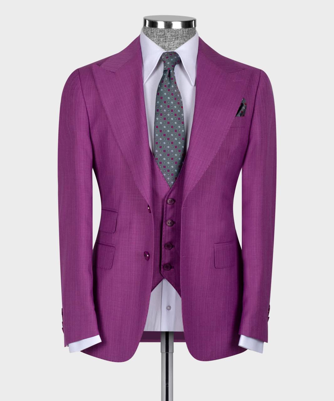 Purple Peaked Lapel Business Men Suit With 3 Pieces 4