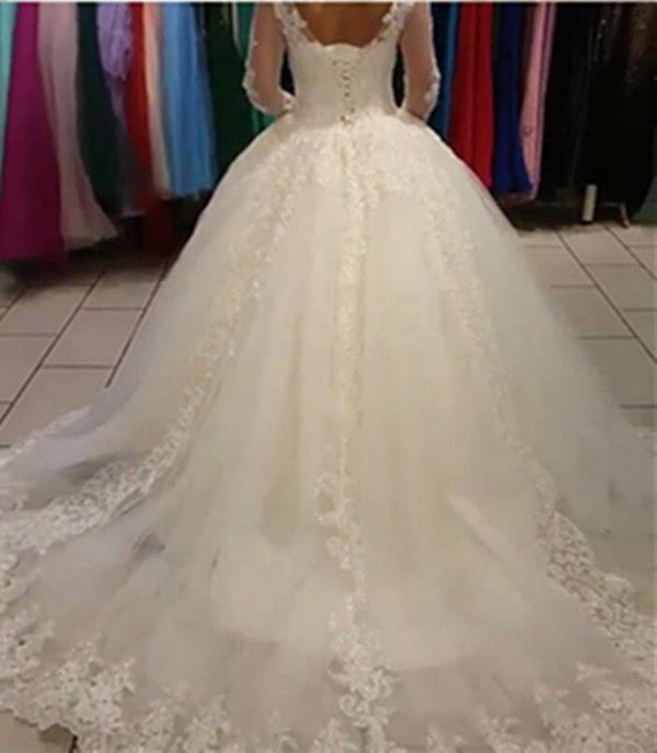 Ball Gown Scoop Neck Sweep / Brush Train Tulle Bridal Attire With Lace 2