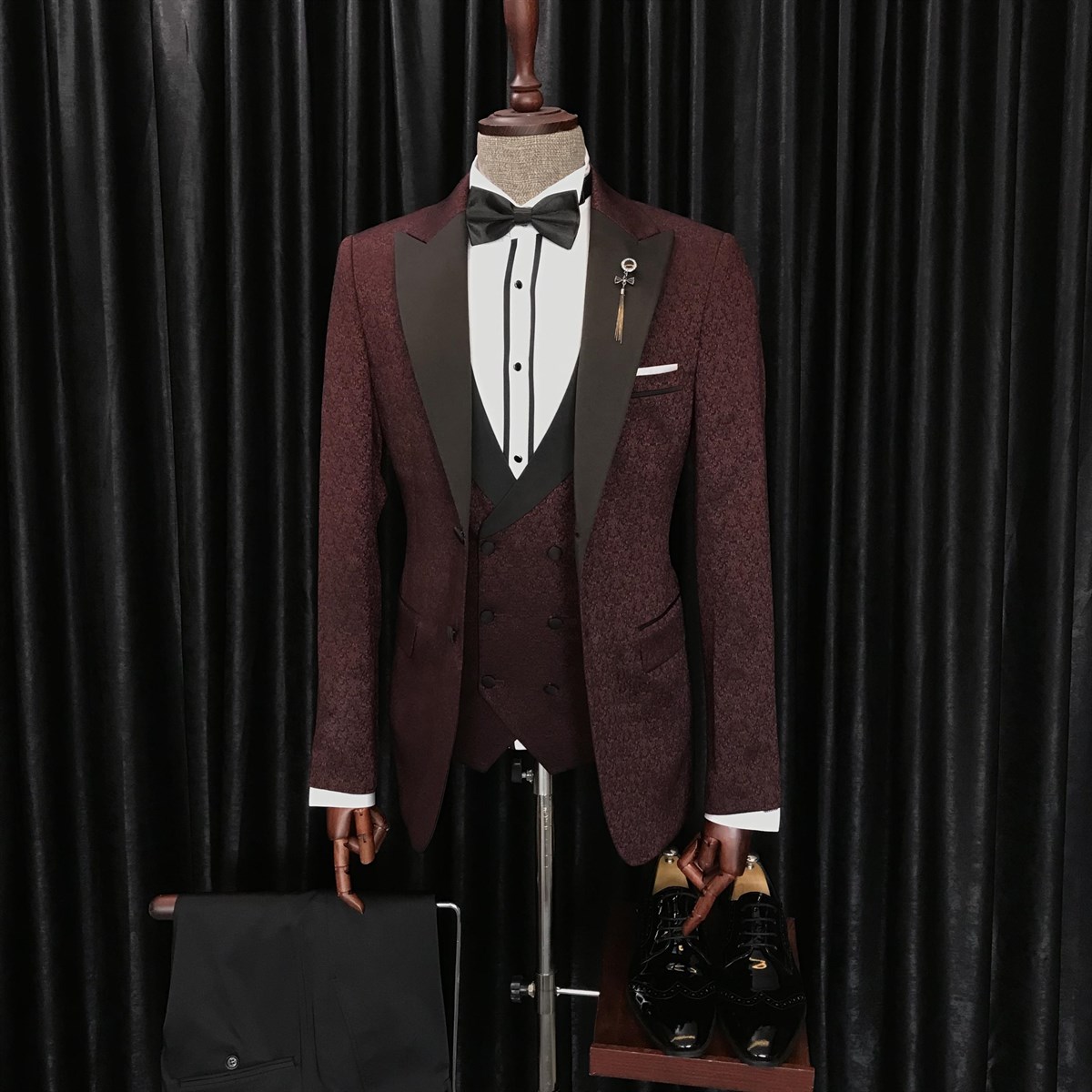 Burgundy Jacquard Wedding Men Suit 3
