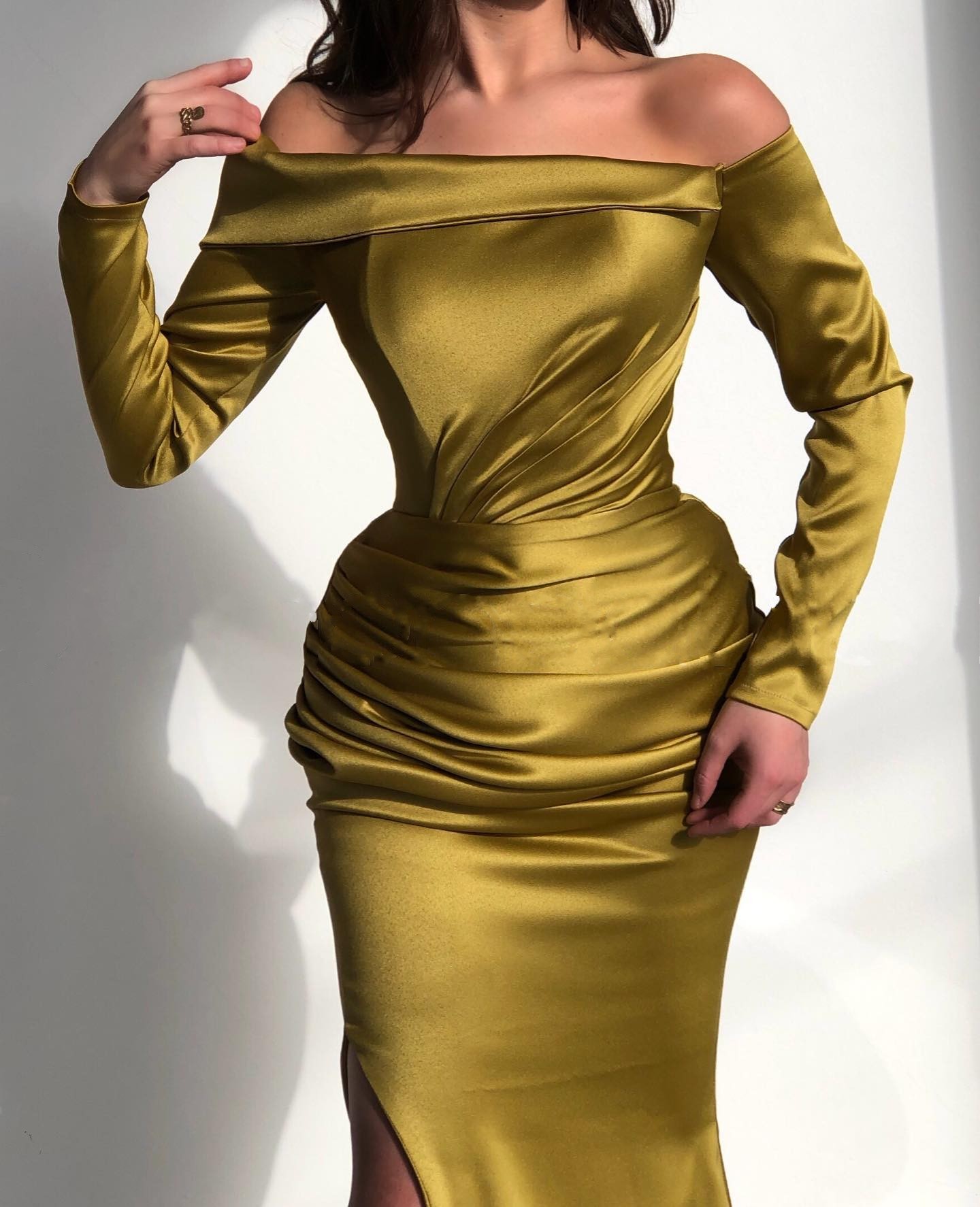 Mermaid Off-the-shoulder Long Sleeves Floor-length Stretch Satin Formal Wear With Ruffles 4