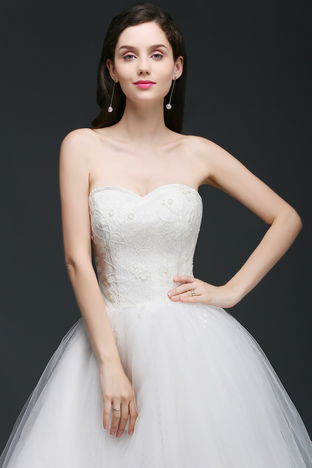 A-line V-neck Sleeveless Sweep / Brush Train Tulle Bridal Gown With Appliques 5