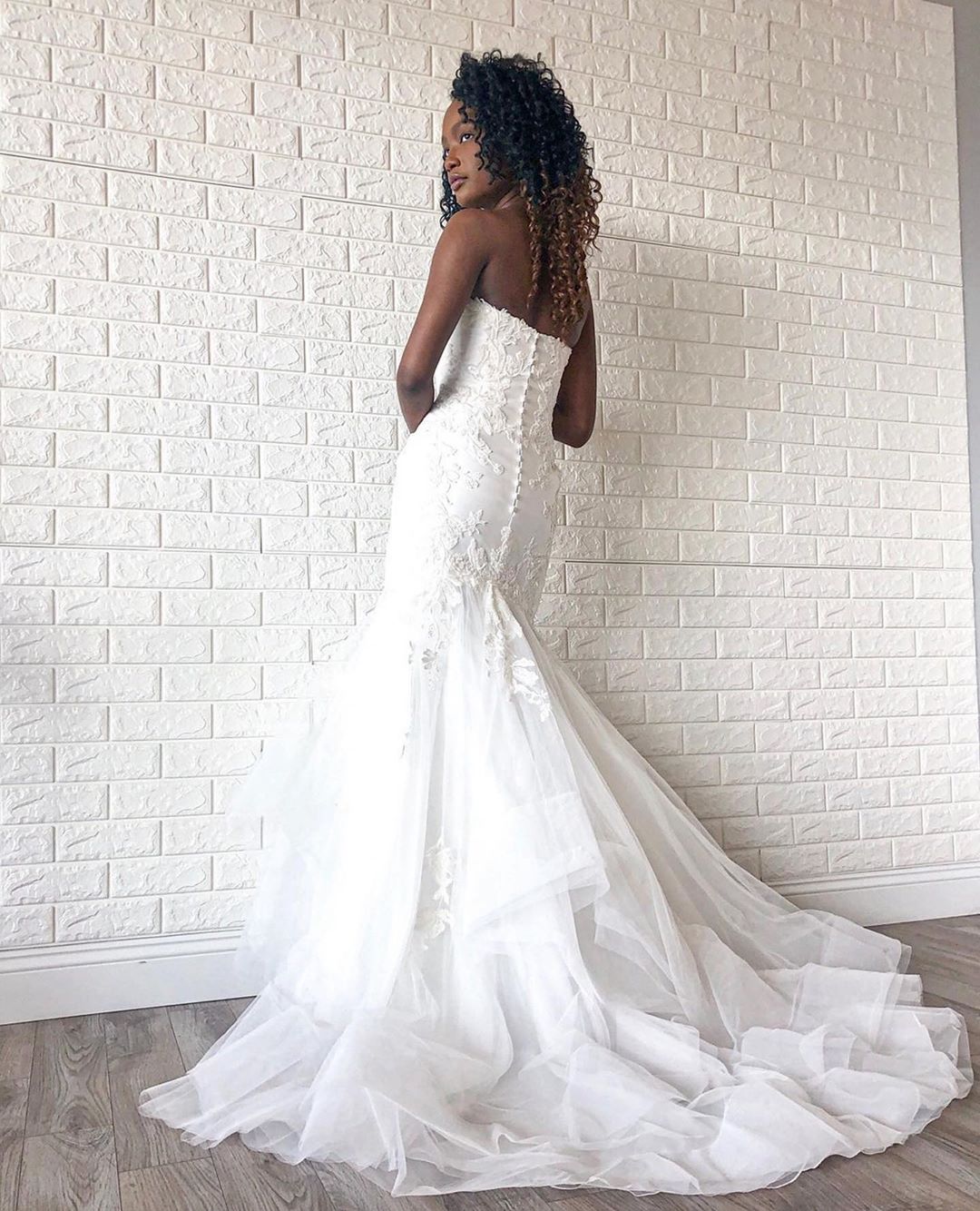 Mermaid Sweetheart Neck Sleeveless Floor-length Lace Bridal Dress With Lace 2