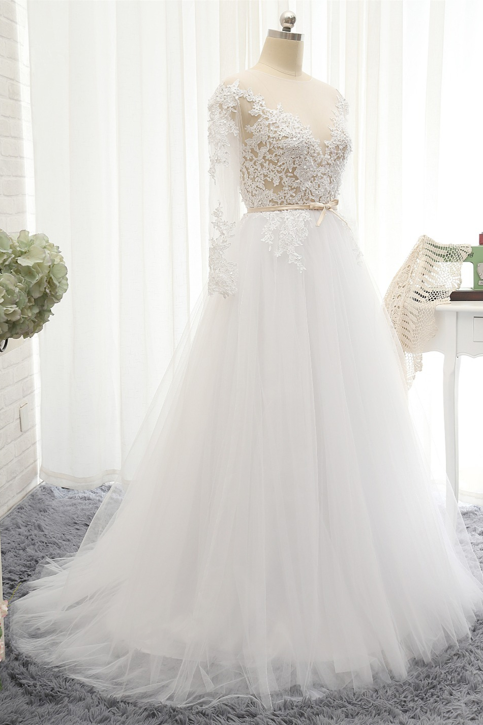 A-line Jewel Neck Long Sleeves Floor-length Tulle Wedding Dress With Appliques 3