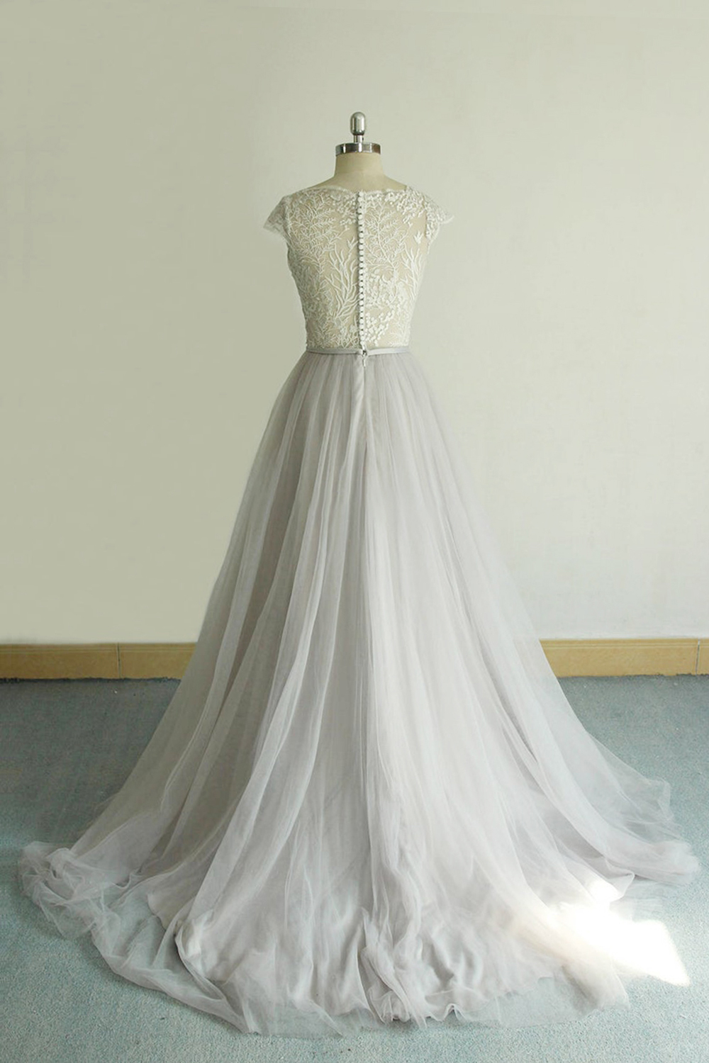 A-line V-neck Short Sleeves Floor-length Tulle Wedding Dress With Lace 2