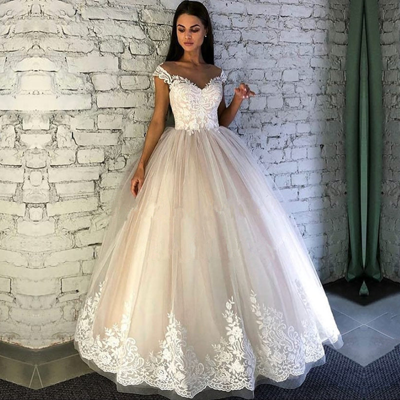 Jewel Neck Floor-length Wedding Dress With Lace 2
