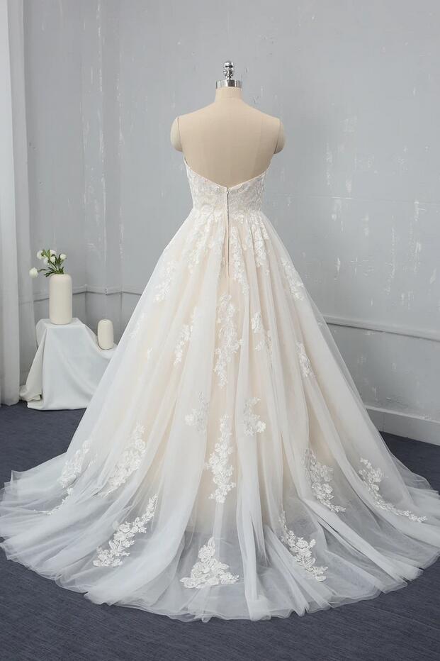 A-line Sweetheart Neck Sleeveless Sweep / Brush Train Lace Wedding Gown With Lace 2