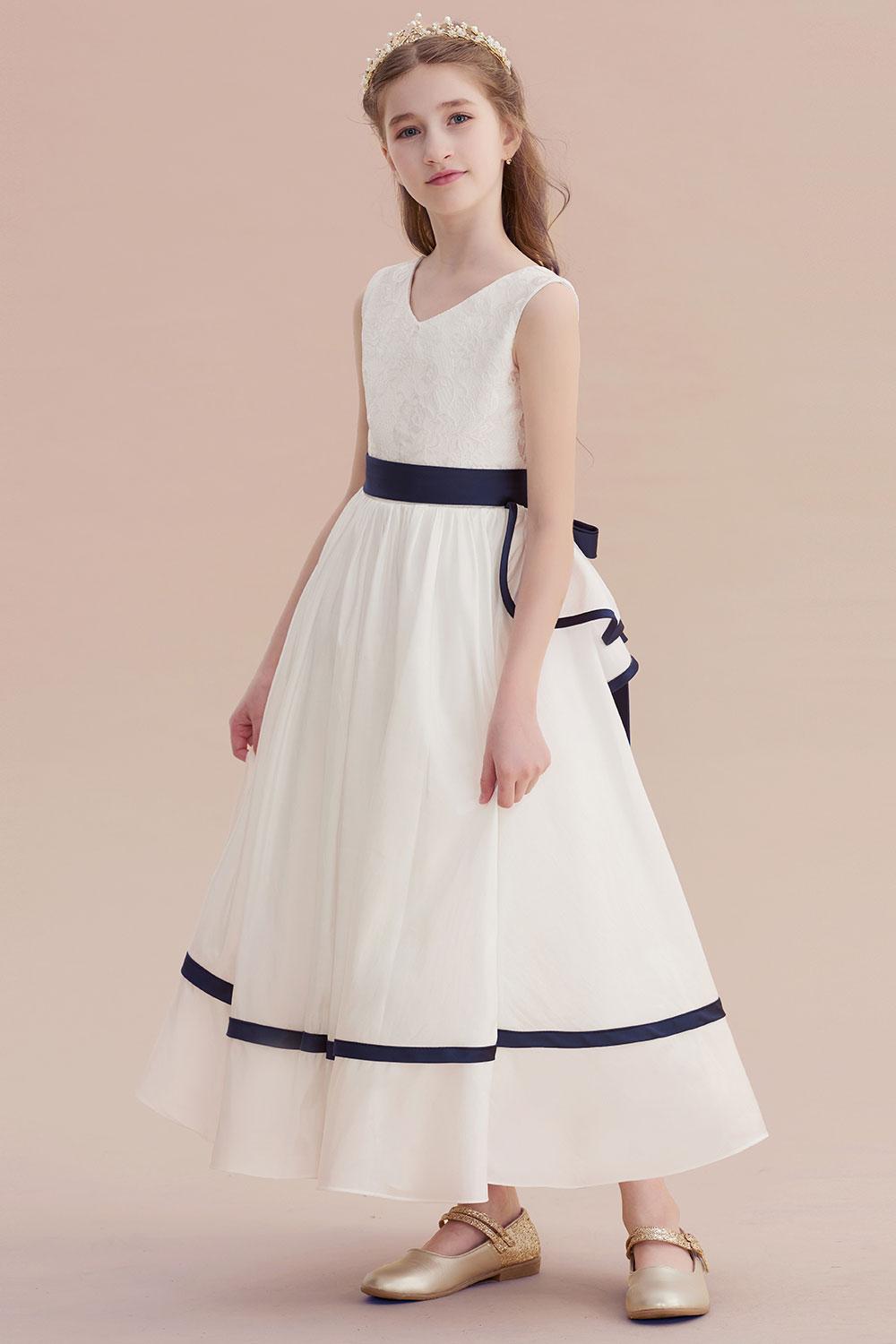 A-line V-neck Sleeveless Ankle-length Lace Flower Girl Dress With Tiered 3