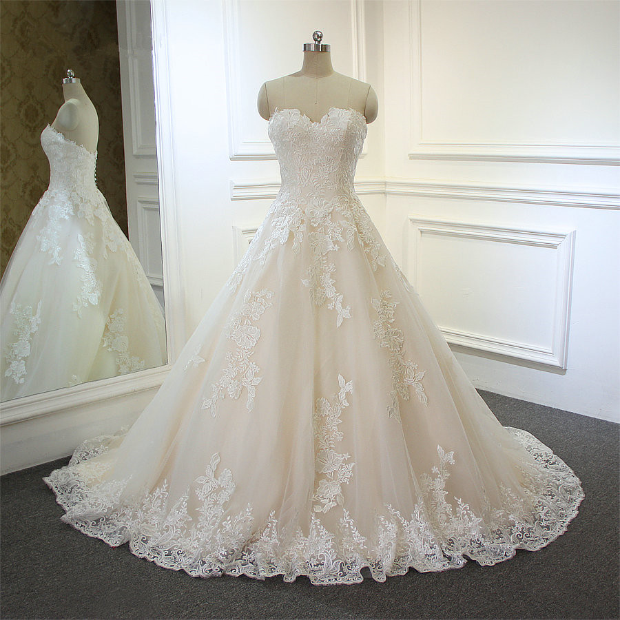 A-line Strapless Sweetheart Neck Sleeveless Floor-length Tulle Wedding Dress With Lace 4