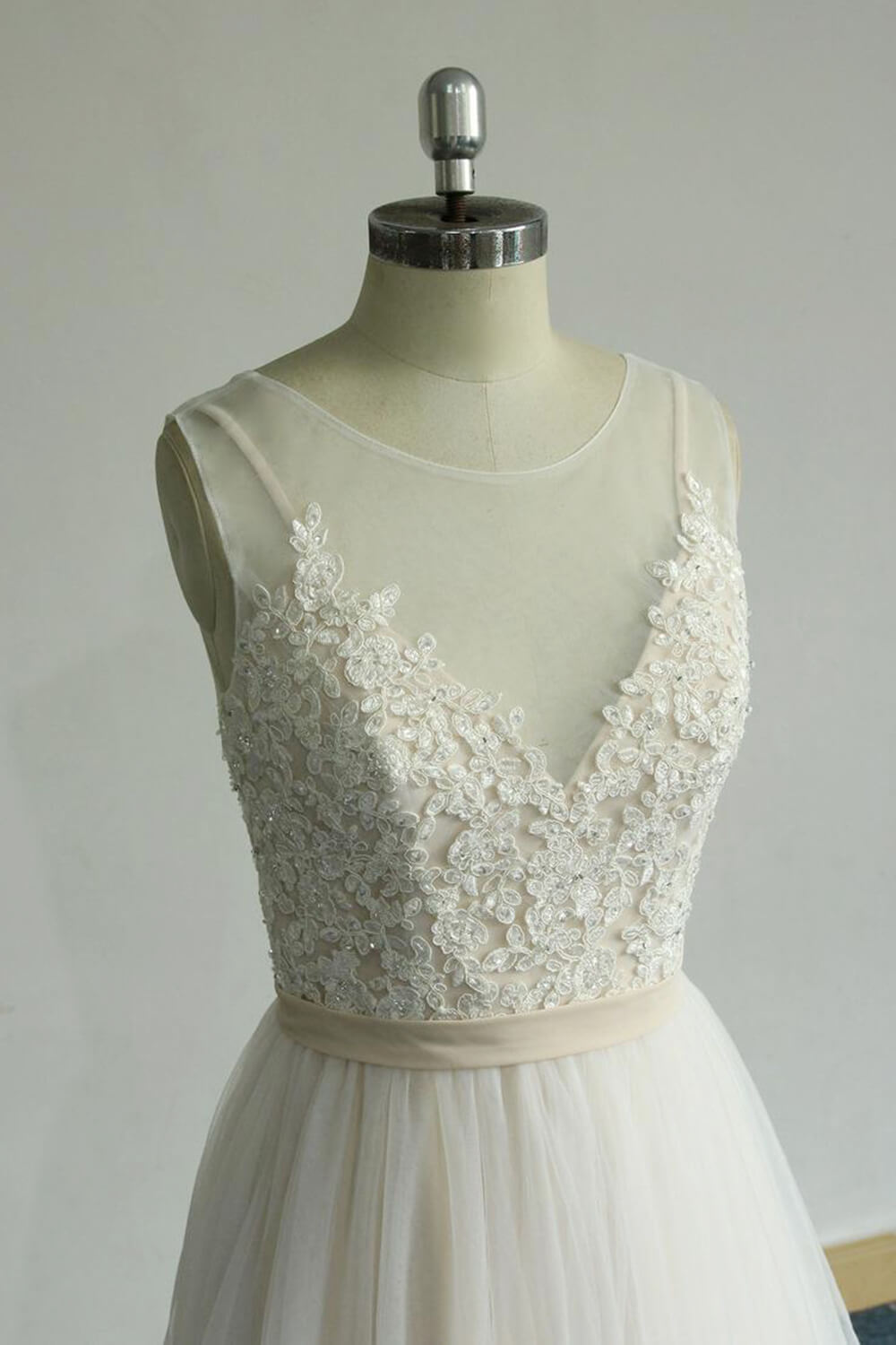 A-line Jewel Neck Sleeveless Floor-length Tulle Bridal Dress With Lace 4