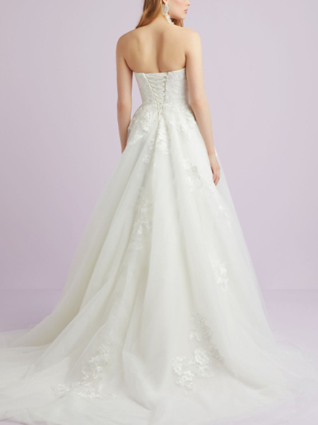 A-line Strapless Sweetheart Neck Court Train Tulle Bridal Dress With Buttons 2