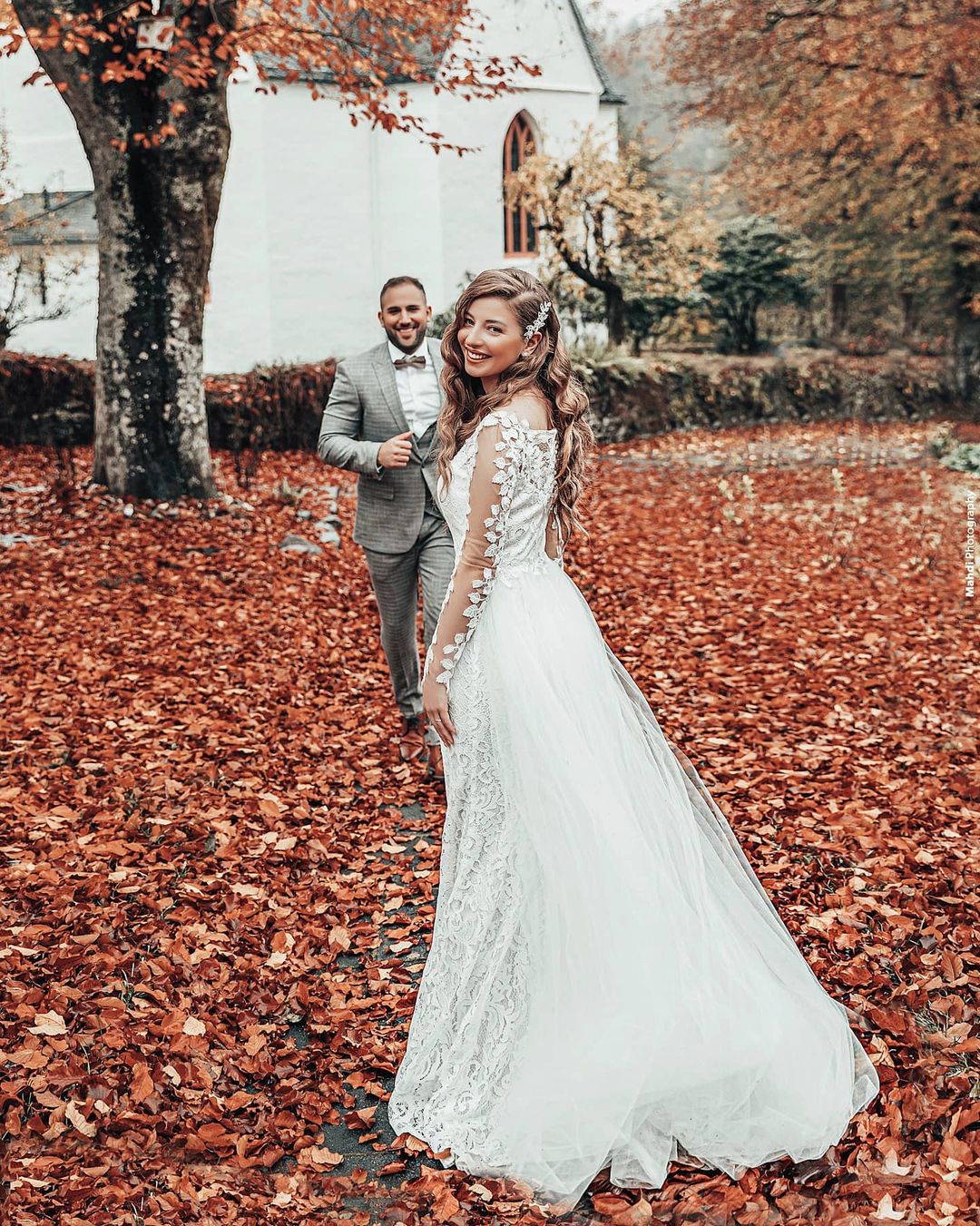 Mermaid Sweetheart Neck Long Sleeves Sweep / Brush Train Tulle Bridal Gown With Lace 5