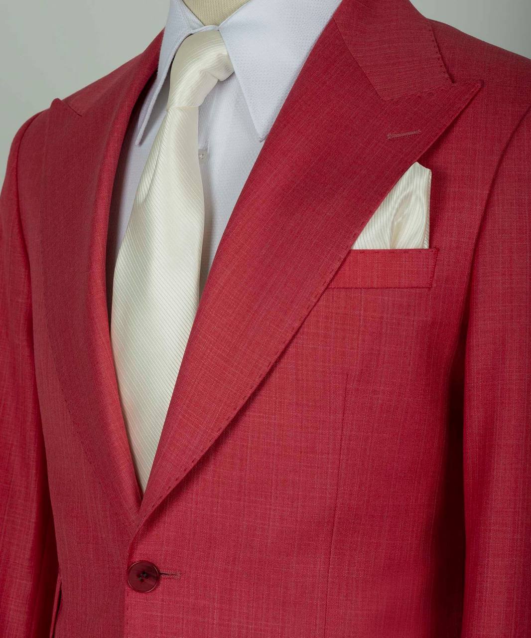 Red Peaked Lapel Business Men Suit 3