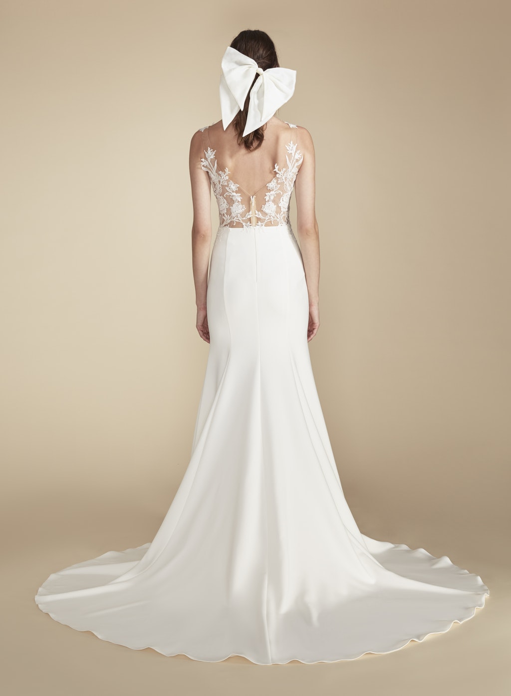 Column V-neck Sleeveless Sweep / Brush Train Taffeta Bridal Gown With Appliques 2