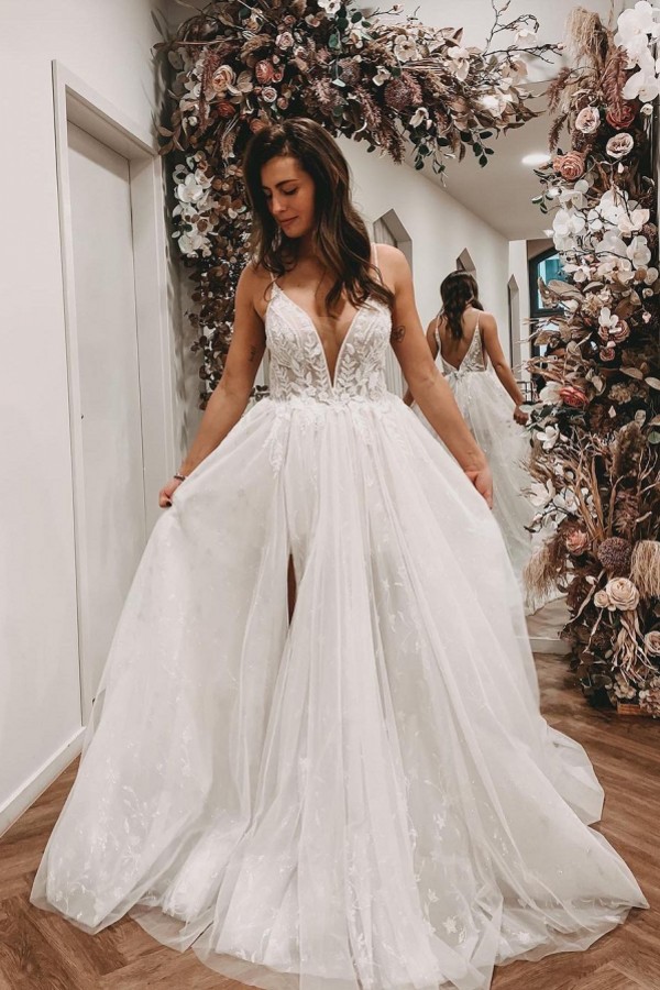 A-line Spaghetti Straps Sleeveless Sweep / Brush Train Tulle Bridal Gown With Appliques 1