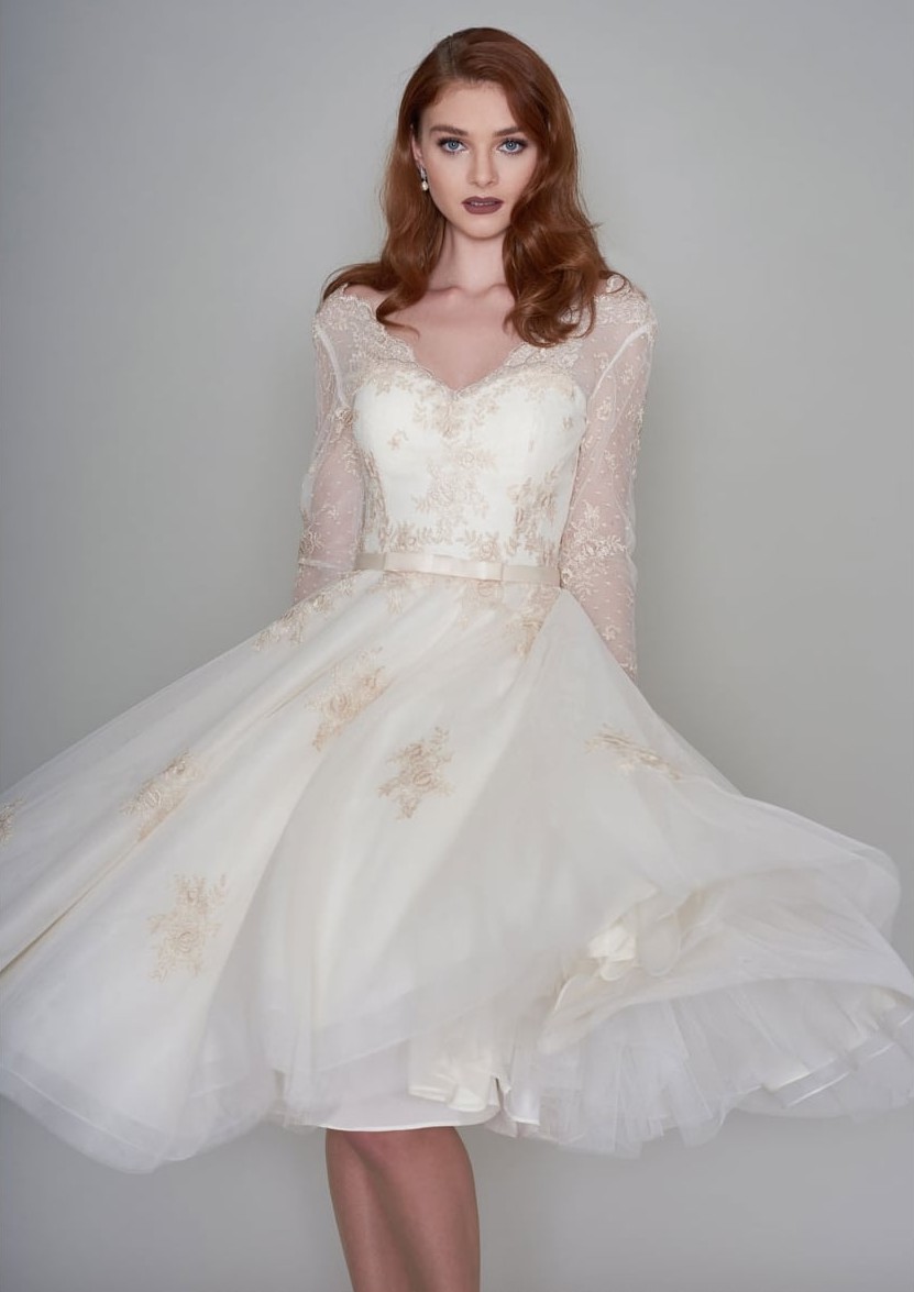 A-line V-neck Long Sleeves Tea-length Tulle Wedding Dress With Lace 6