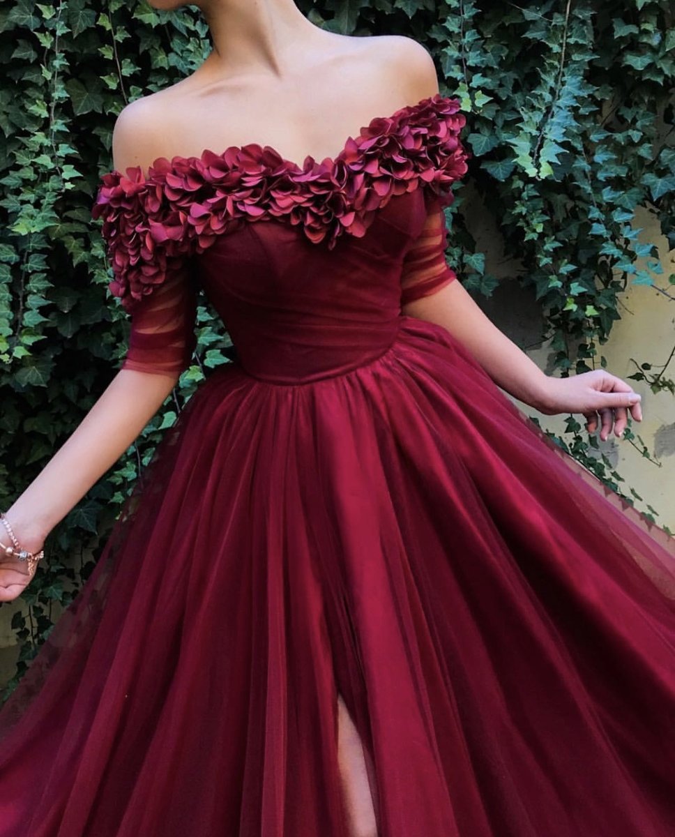 A-line Off-the-shoulder Sleeveless Sweep / Brush Train Prom Dress With Appliques 3