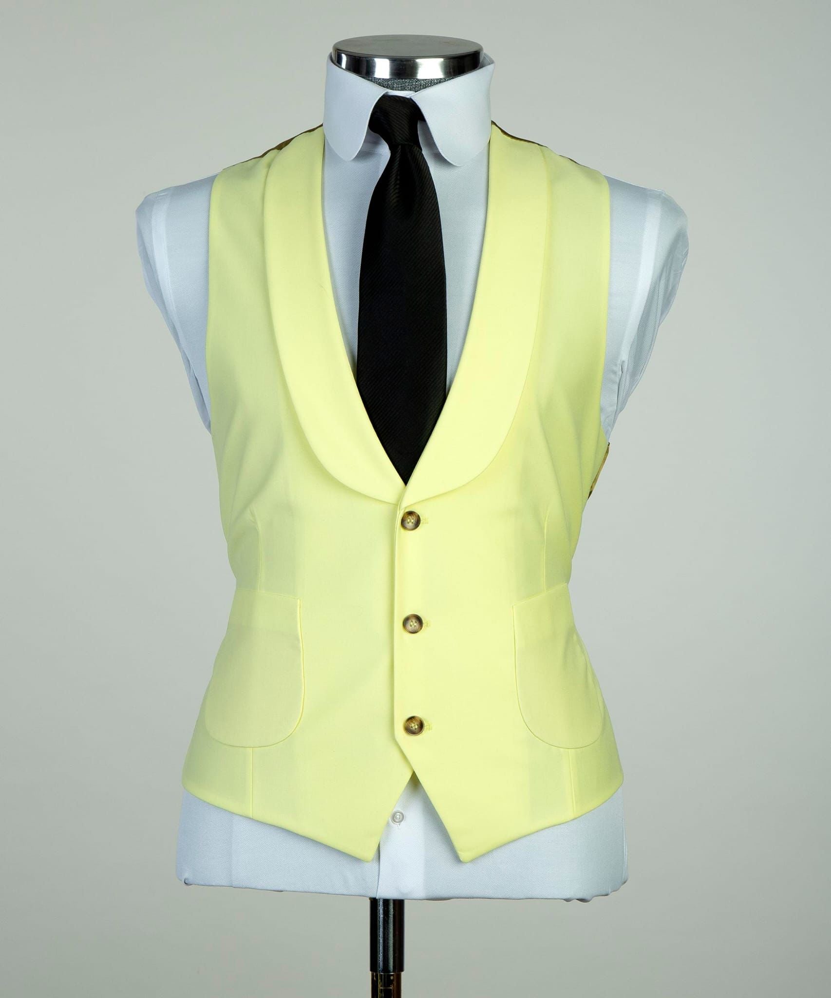 Light Yellow Three Pieces Business Men Suit with Peaked Lapel 2