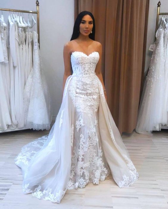 A-line Spaghetti Straps Sweetheart Neck Sleeveless Court Train Lace Bridal Gown With Lace 2