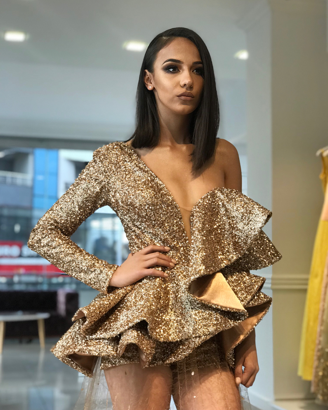 A-line One Shoulder Sweep / Brush Train Evening Dress With Appliques 2