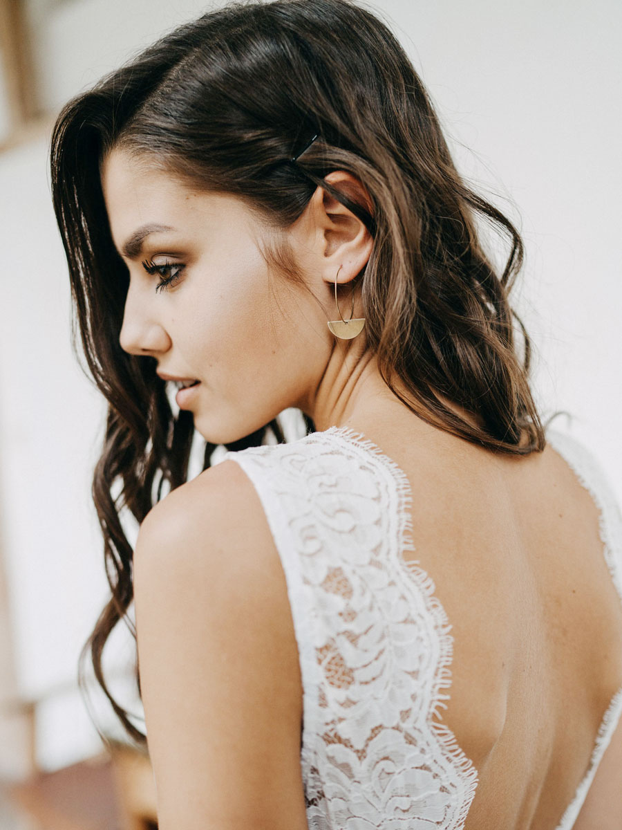 A-line V-neck Sleeveless Floor-length Lace Wedding Gown With Lace 6