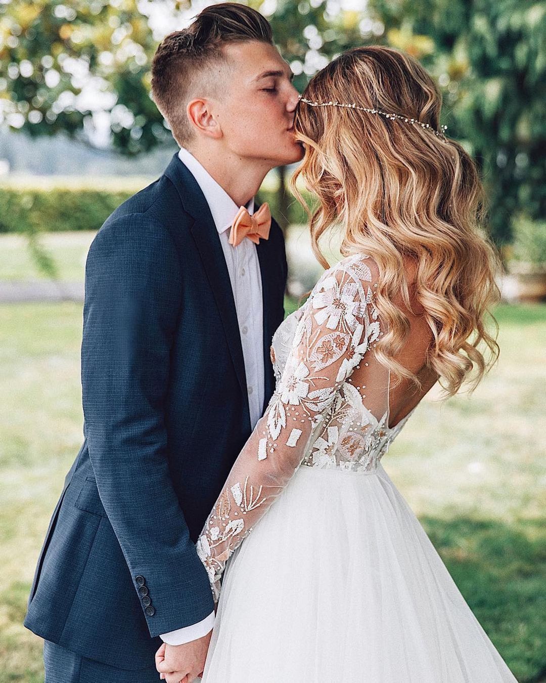 A-line Jewel Neck Long Sleeves Court Train Tulle Wedding Gown With Lace 5
