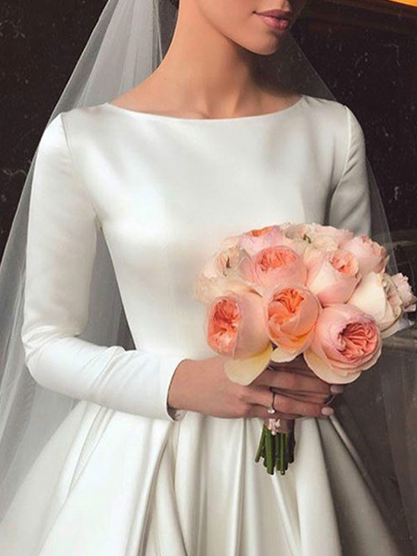 Sleeveless Chapel Train Lace Wedding Gown With Lace 4