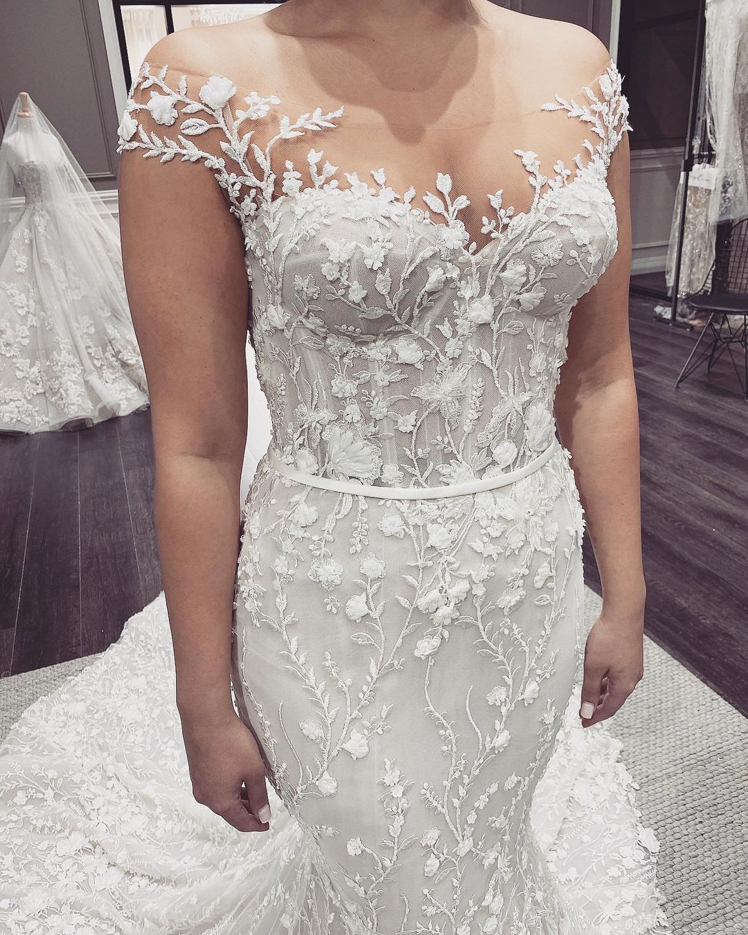 Mermaid Off-the-shoulder Sleeveless Sweep / Brush Train Lace Wedding Gown With Lace 4