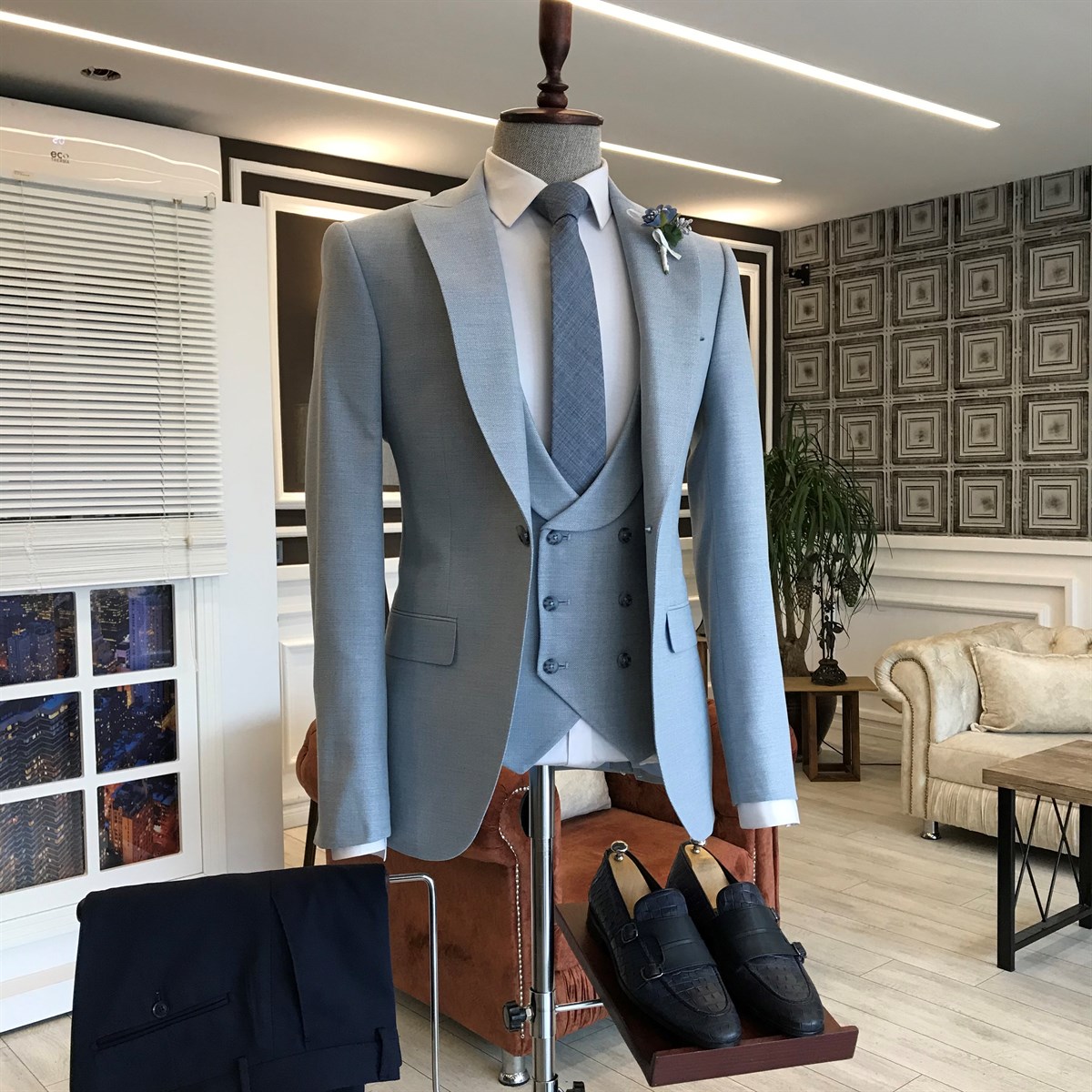 Blue Single Breasted Slim Fit Prom Suit 2