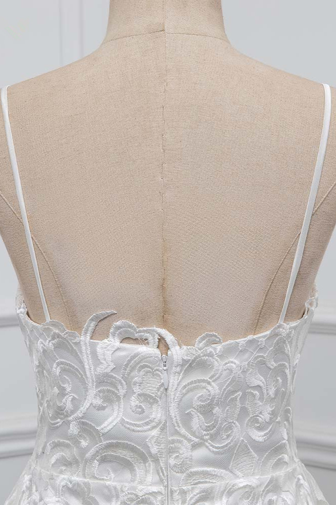 A-line Spaghetti Straps V-neck Sleeveless Floor-length Tulle Bridal Dress With Appliques 5