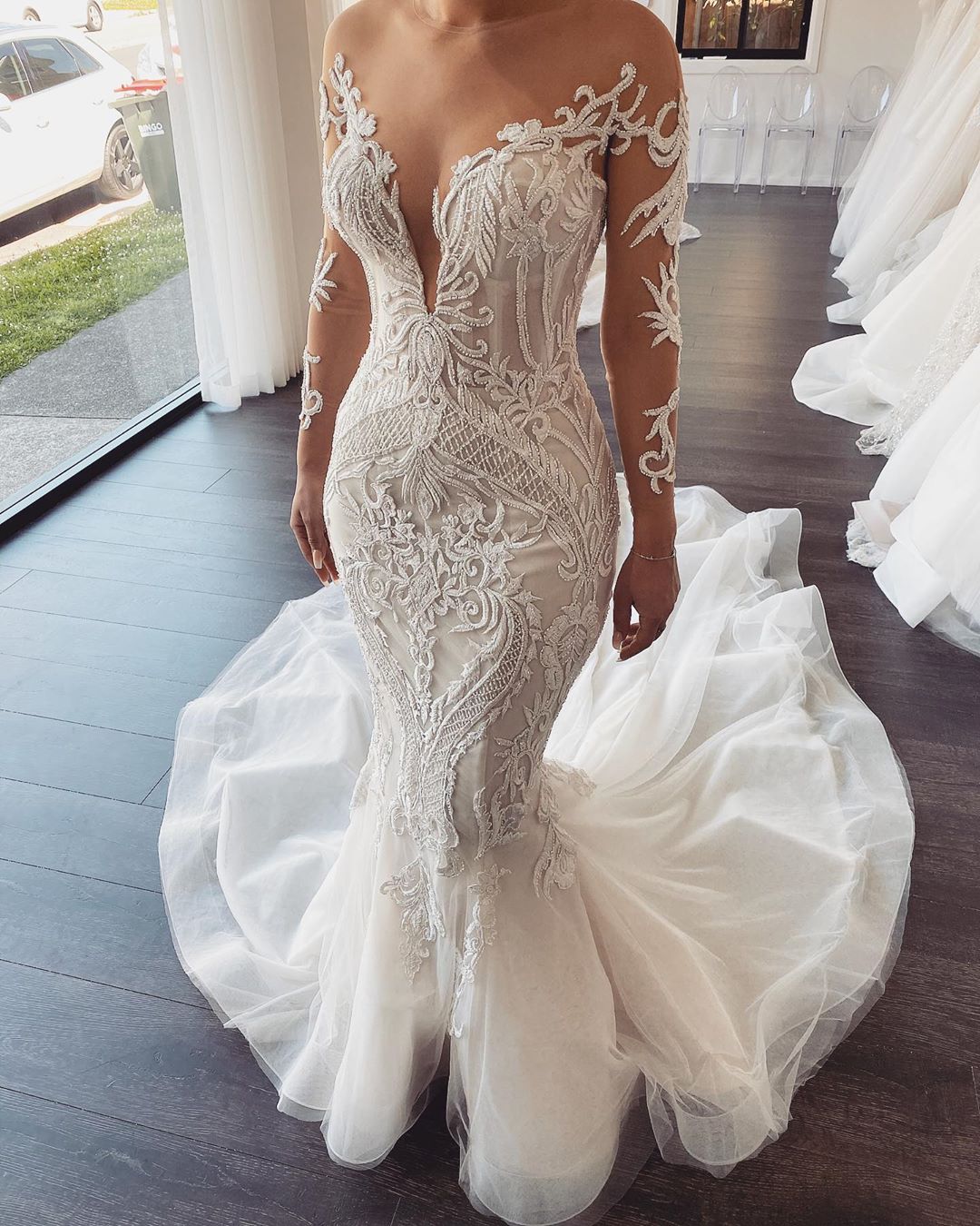 Mermaid Jewel Neck Long Sleeves Chapel Train Tulle Wedding Gown With Lace 3