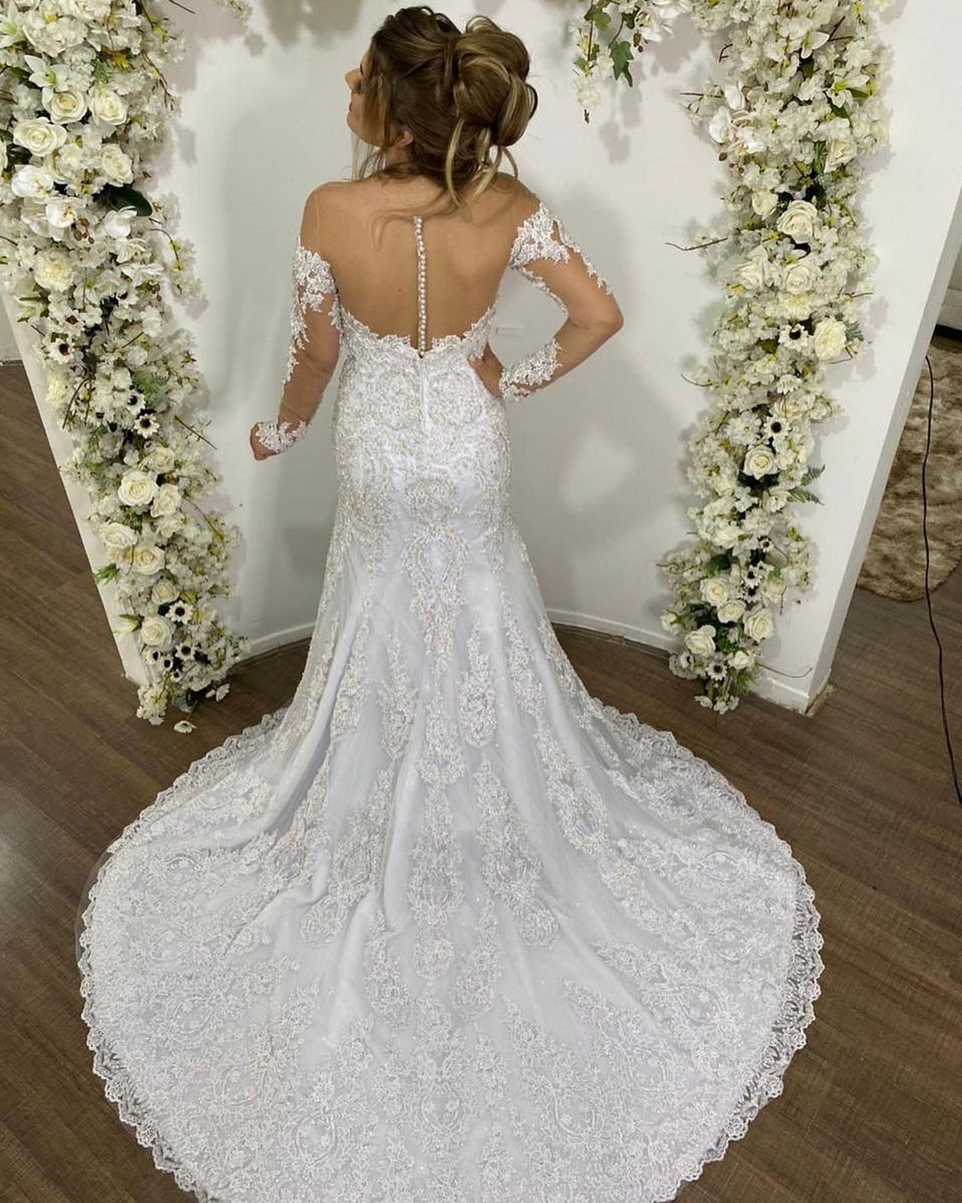 Mermaid Jewel Neck Long Sleeves Chapel Train Lace Wedding Gown With Lace 2