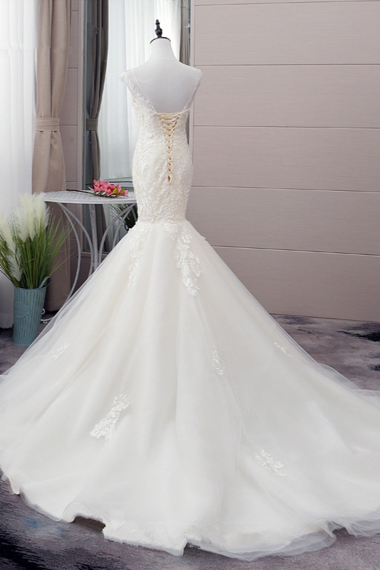 Mermaid Jewel Neck Sleeveless Floor-length Tulle Wedding Dress With Beading 3