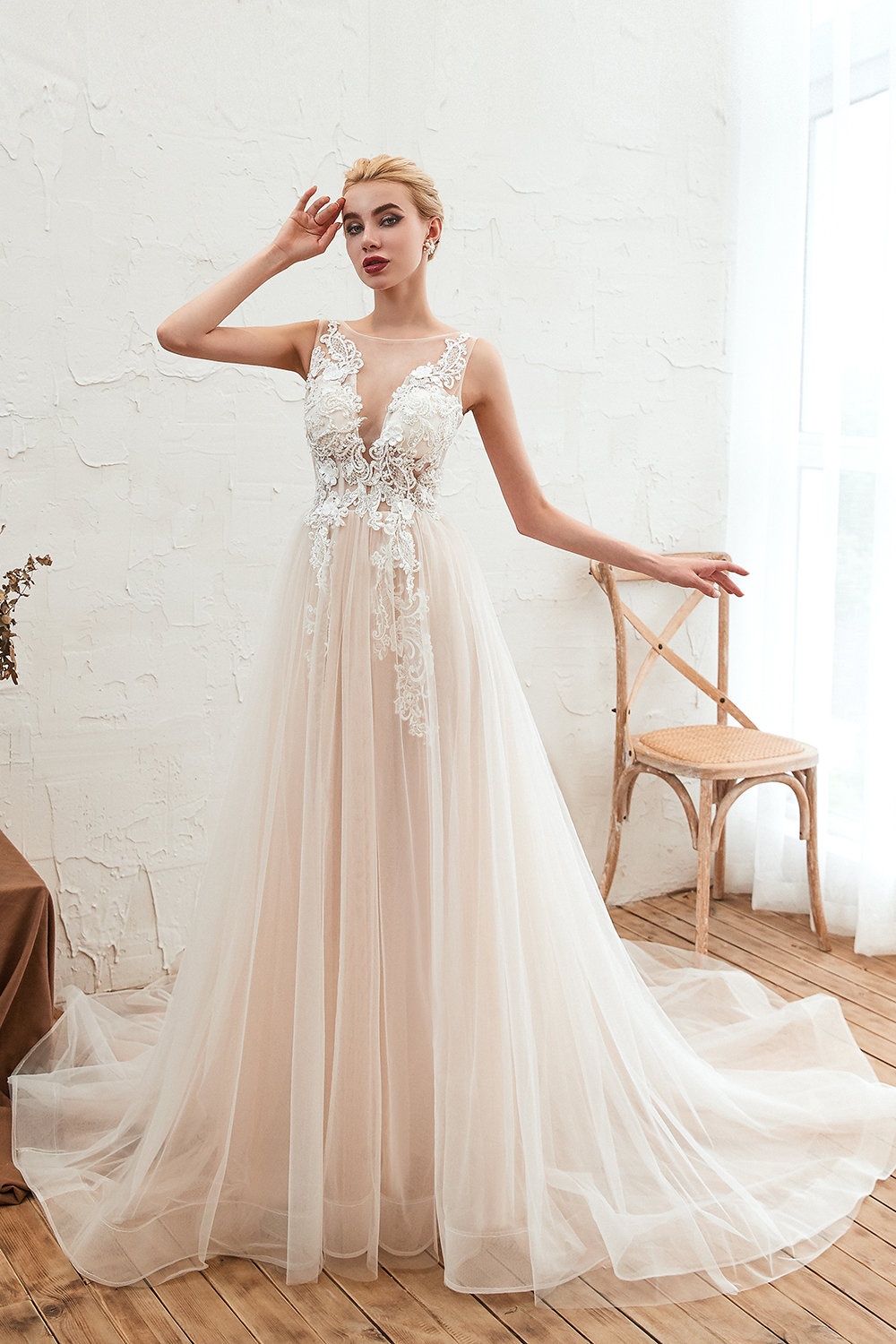 Ball Gown Jewel Neck Sleeveless Chapel Train Tulle Wedding Gown With Rhinestone 7