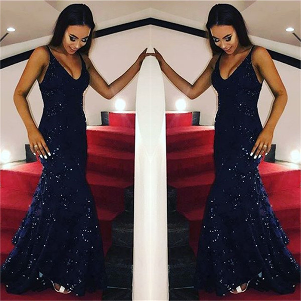 Mermaid V-neck Sleeveless Floor-length Evening Gown With Appliques 2