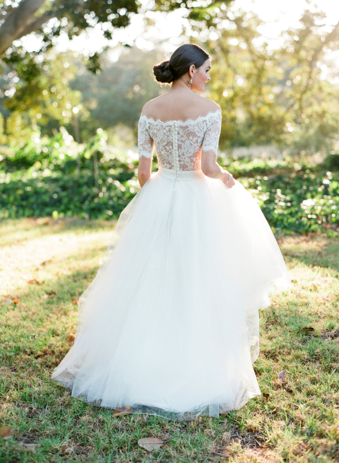 A-line Bateau Neck Floor-length Tulle Wedding Gown With Lace 2