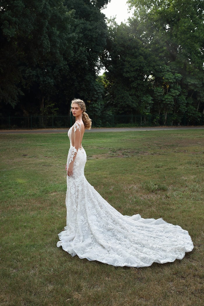 Mermaid Square Neck Long Sleeves Sweep / Brush Train Lace Bridal Dress With Lace 3